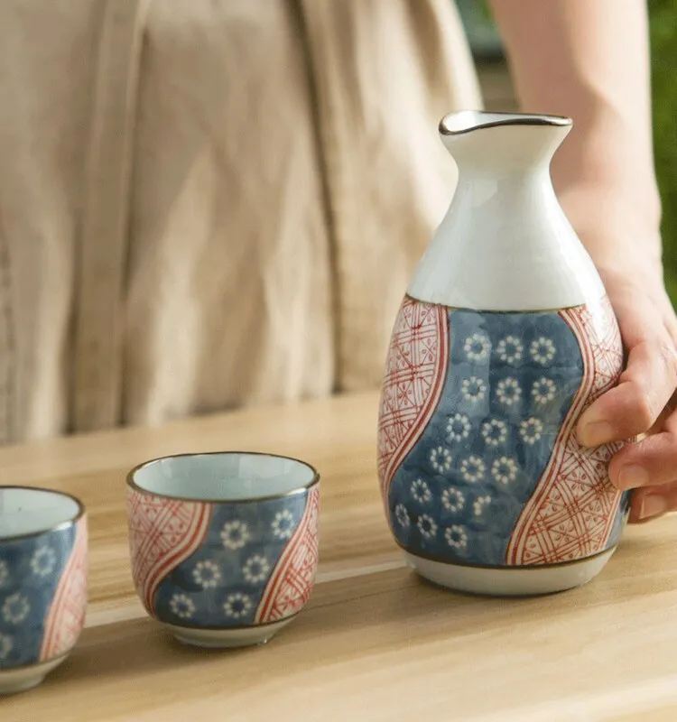 Exquisite Japanese Sake Bottle 4pcs Cups