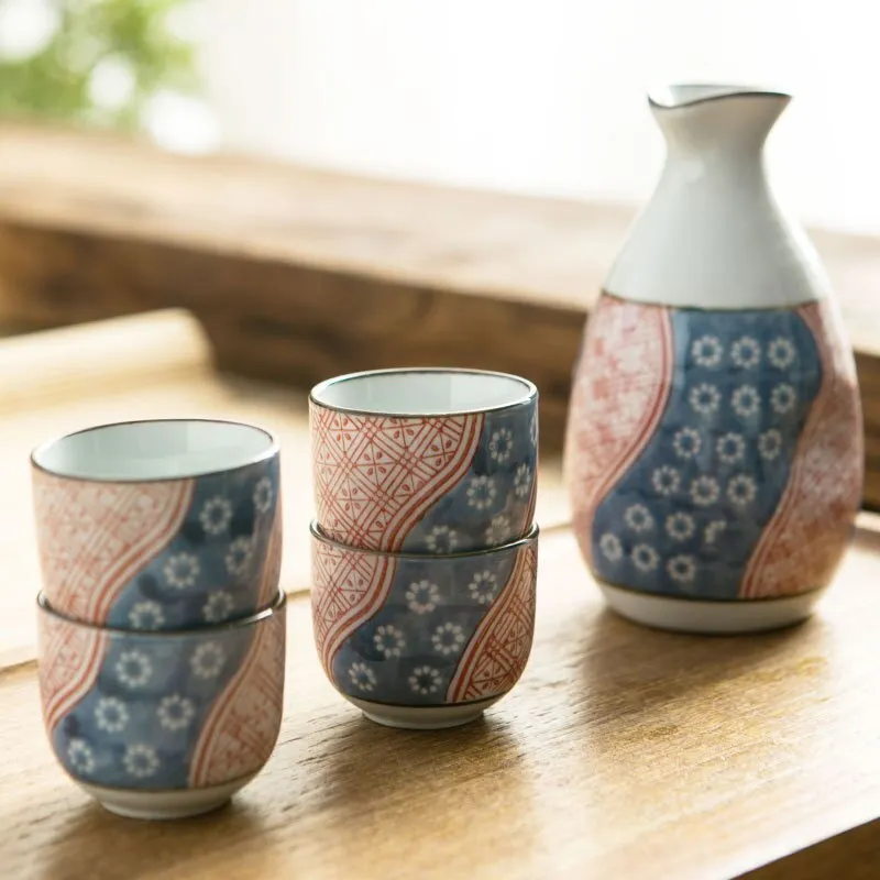 Exquisite Japanese Sake Bottle 4pcs Cups